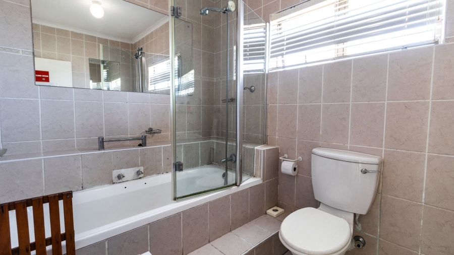 8 Bedroom Property for Sale in Country Club Western Cape